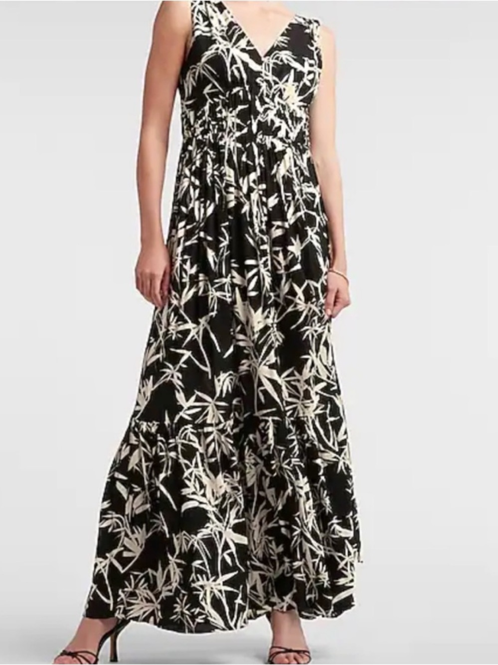 Express Black Tropical Printed V-Neck Sleeveless Maxi Dress size Large